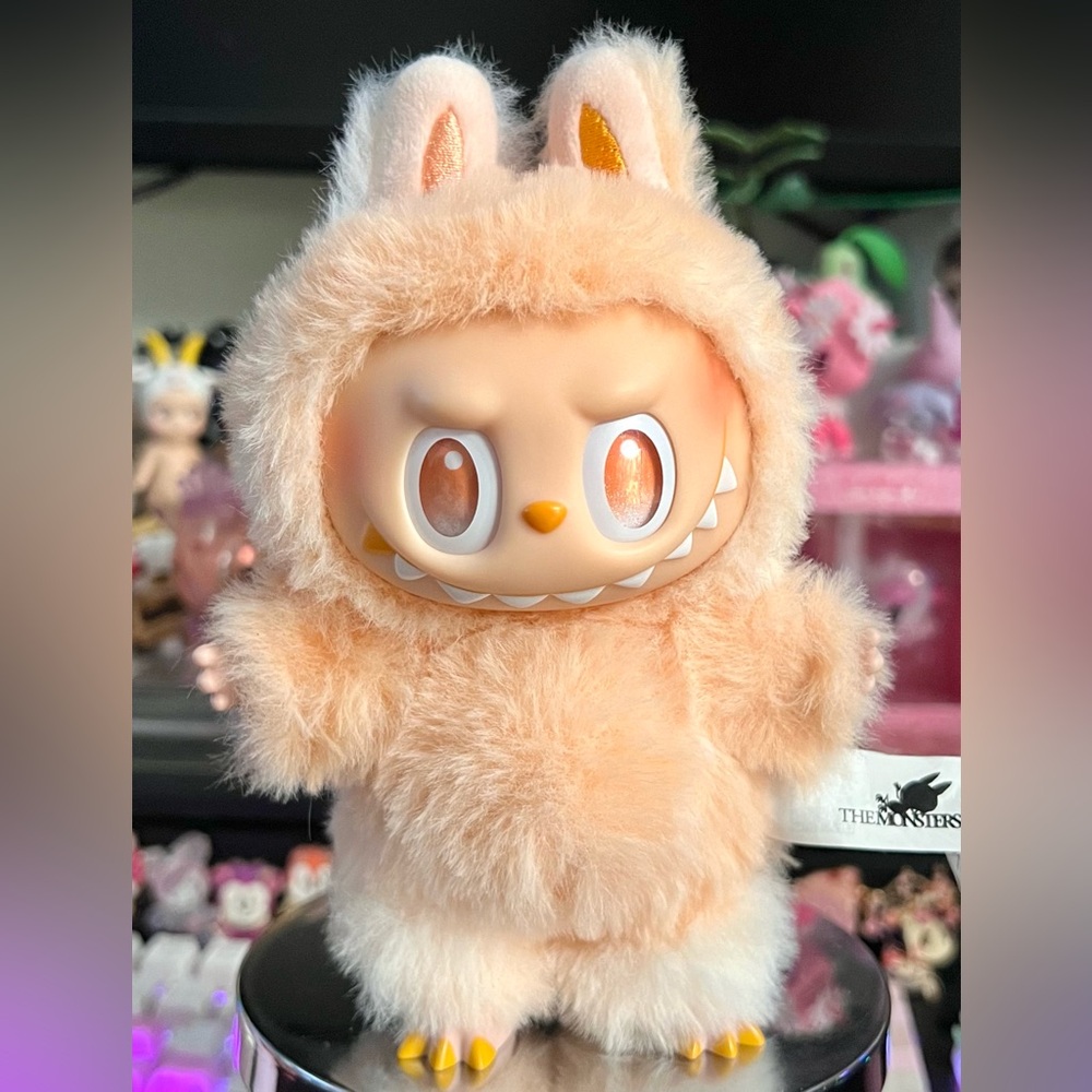 Pop Mart "Happiness" Labubu Big Into Energy Series Plush Keychain Pendant